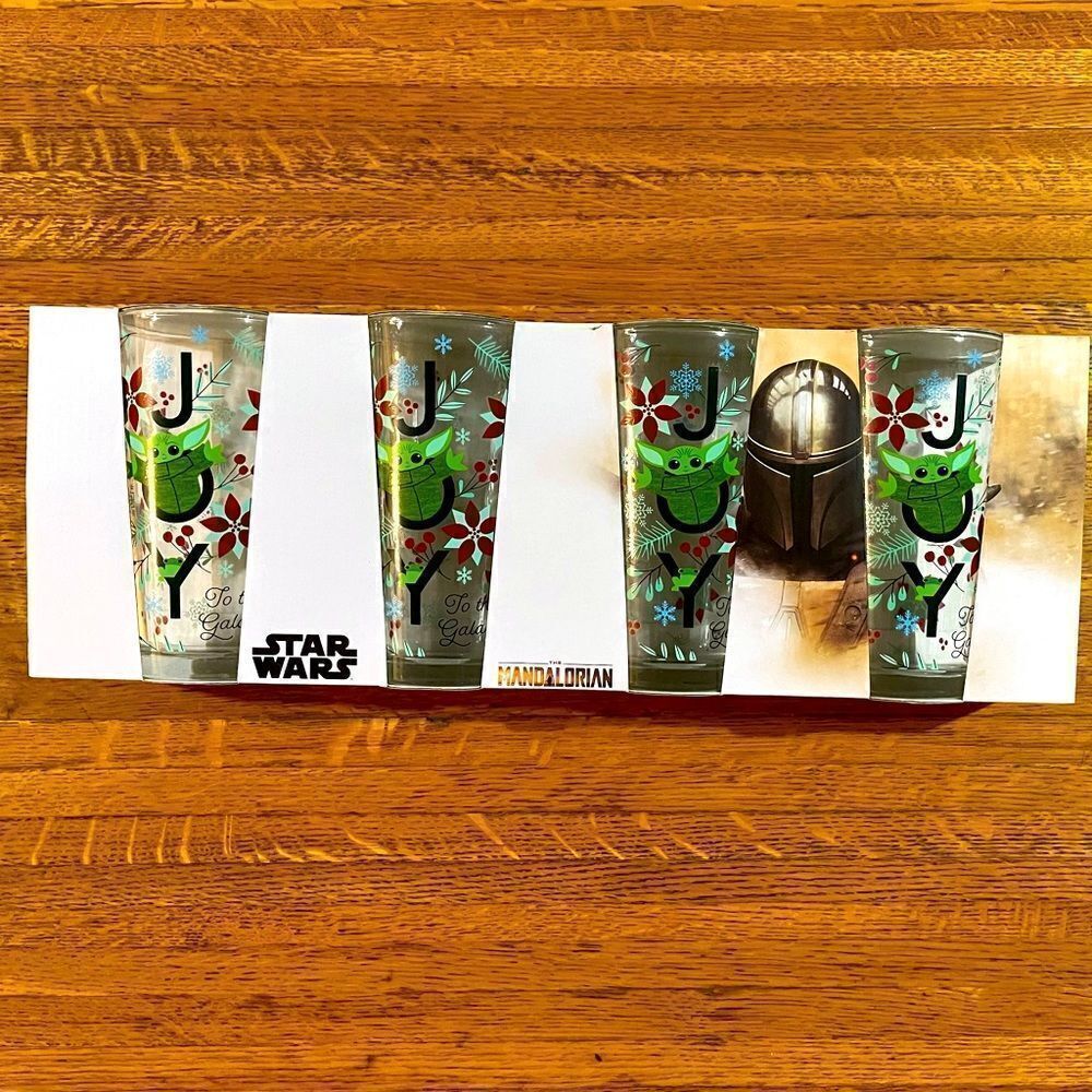 Disney Star Wars Holiday glasses set of 4 NWT